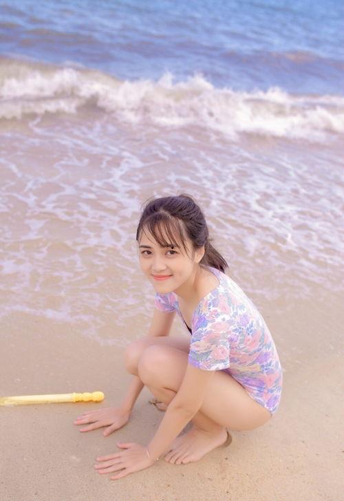 泳衣女成人上衣视频,性感与时尚的完美融合