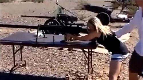 成人女生学射击好吗视频,探索女性学射击的乐趣与益处